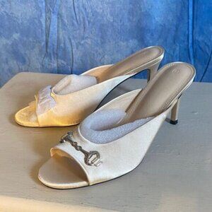 Elegant Cream Women's Heels with Key Detail, sz 9, SL3-1312s002